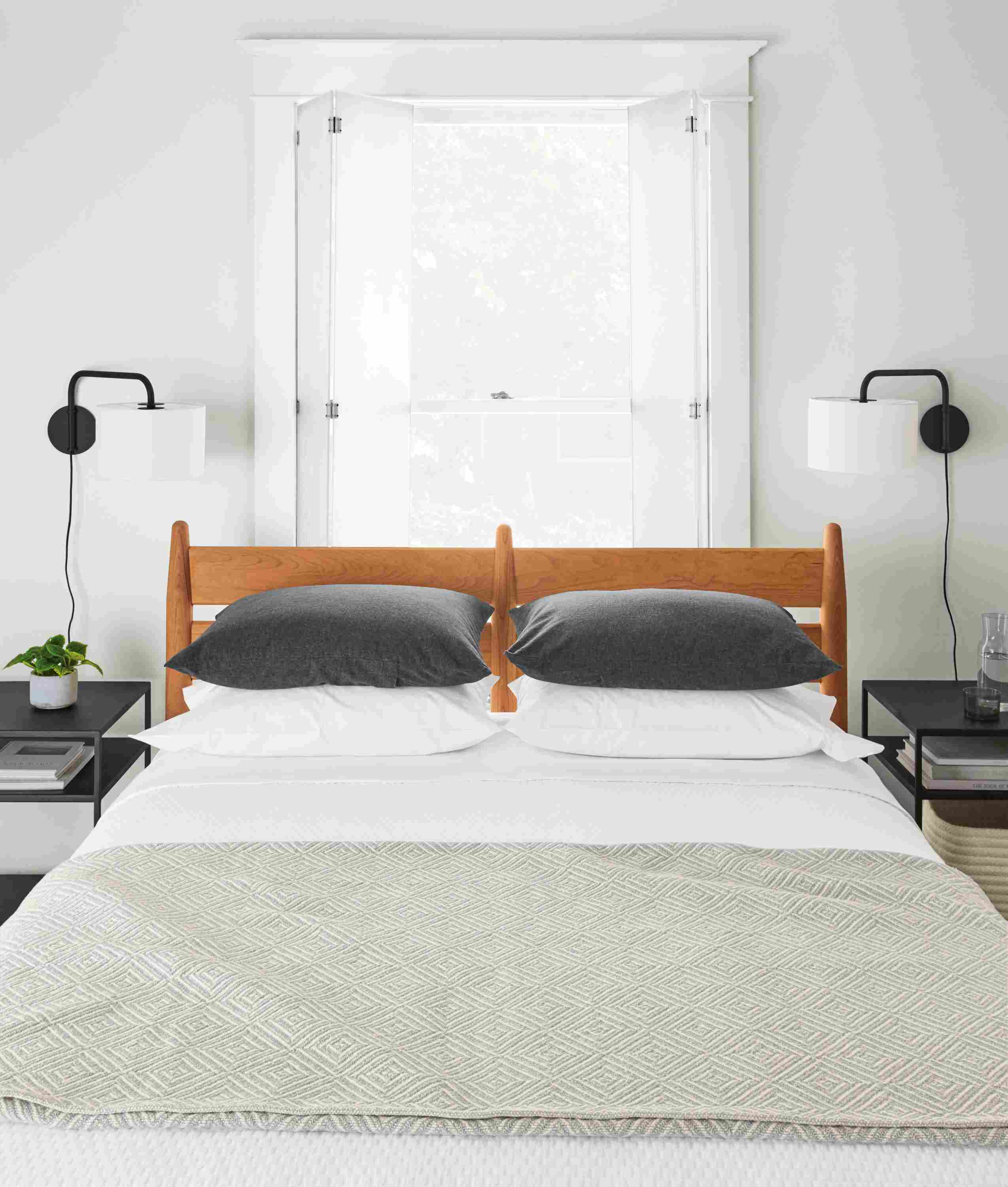 Detail of Norwich grey ivory blanket.