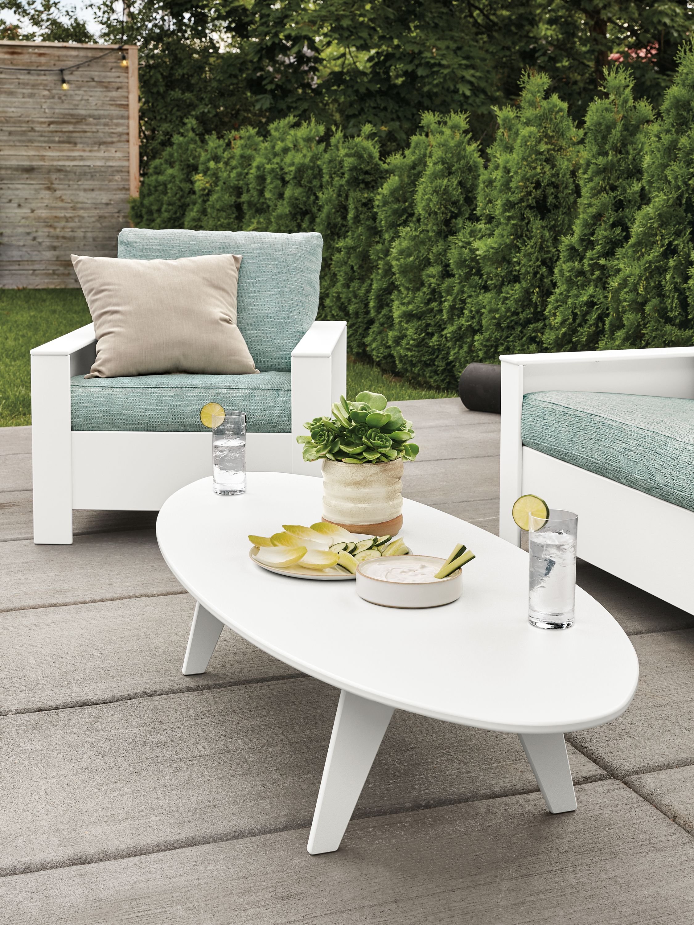 Outdoor Coffee Tables for Small Spaces