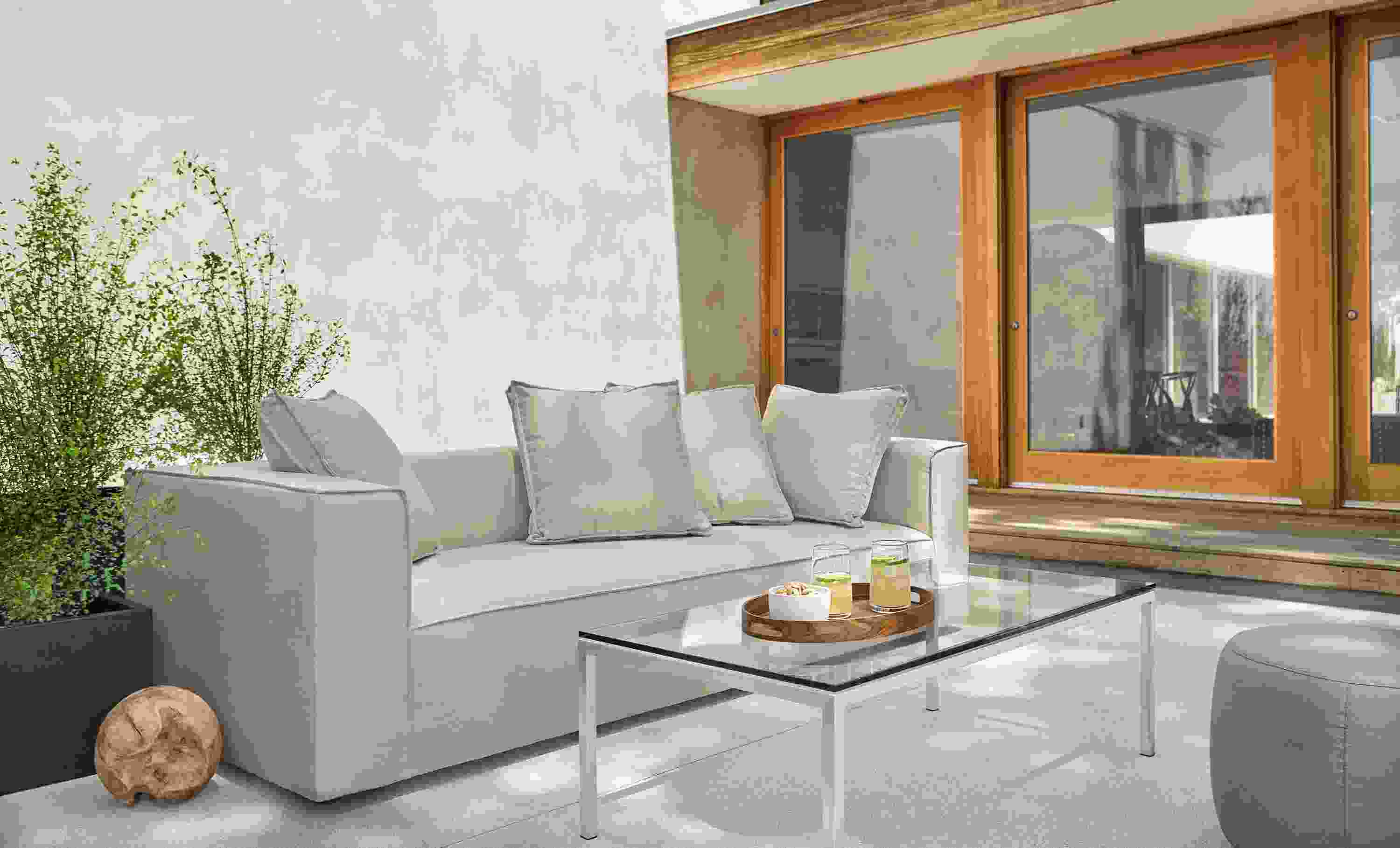 Detail of Oasis 98-inch outdoor sofa.