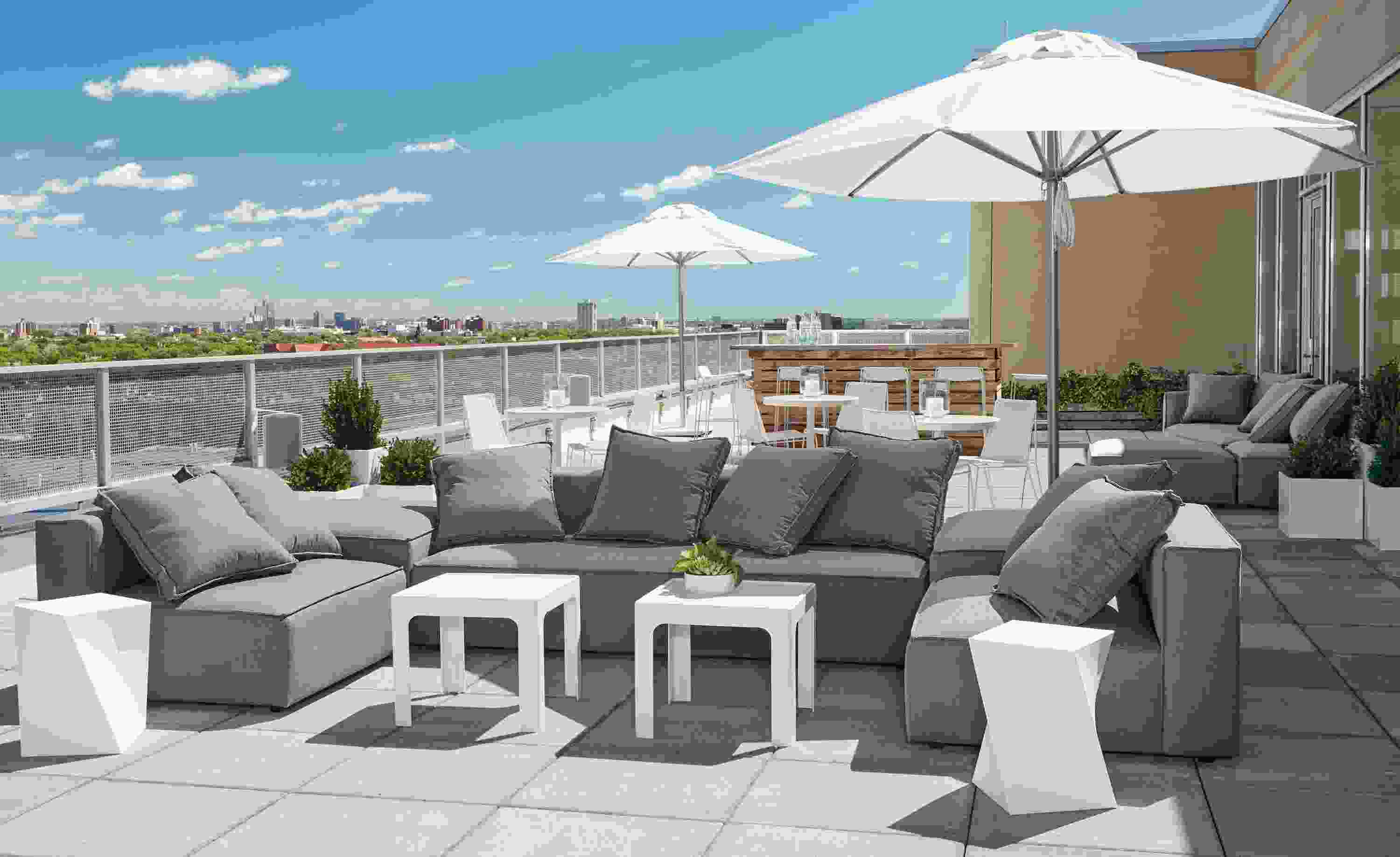 Detail of Oasis 80-inch outdoor sofa.