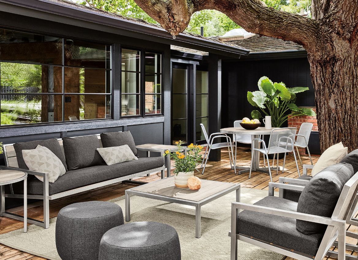 How to Create an Outdoor Living Space - Ideas & Advice - Room & Board
