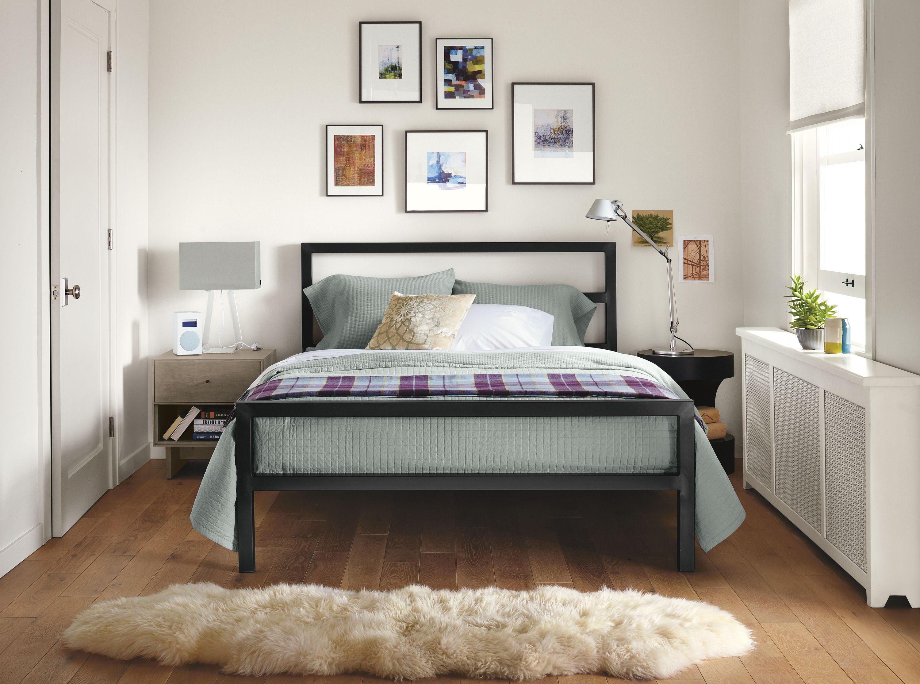 Bedroom with Parsons low bed in natural steel.