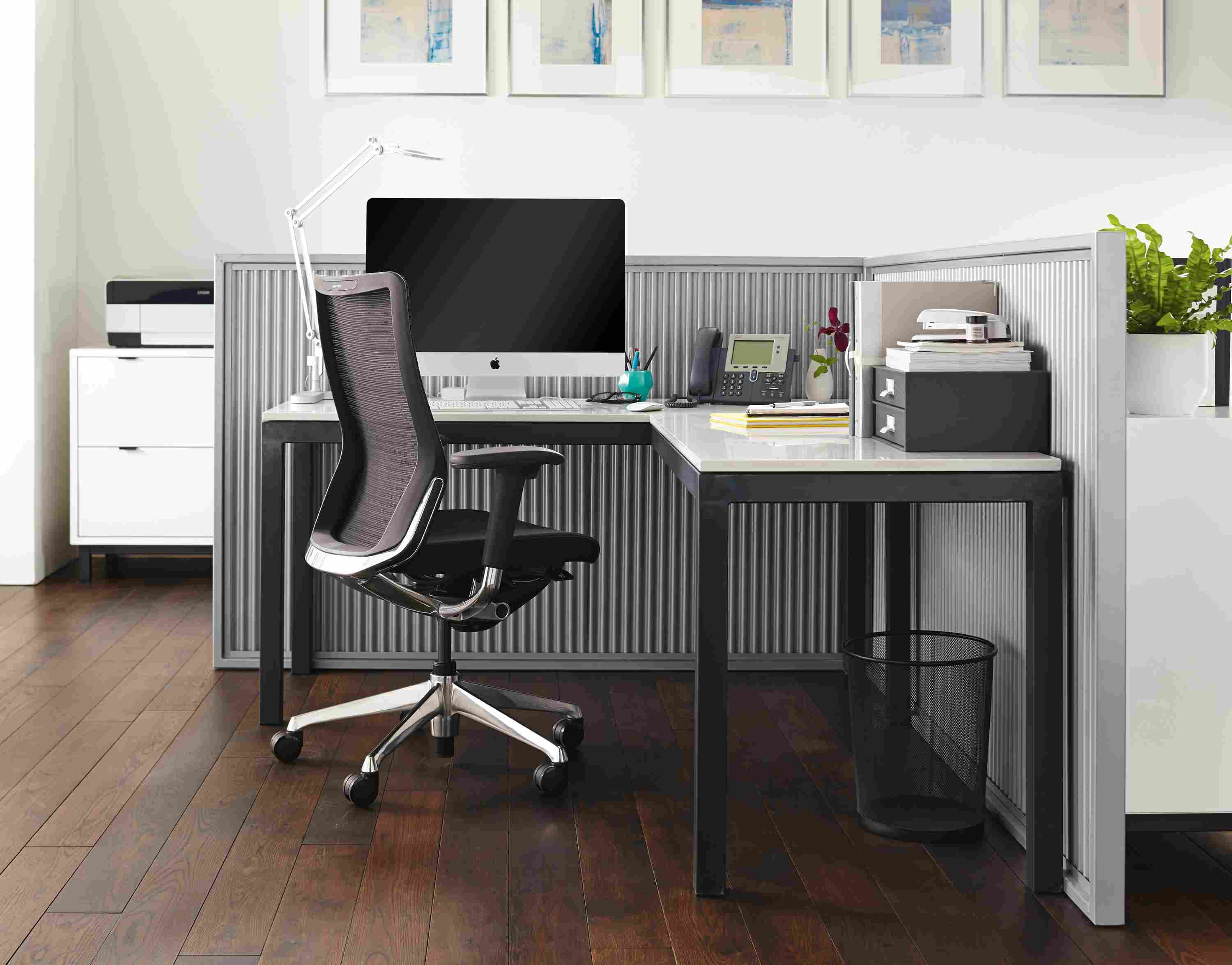 Side detail of Parsons l-shaped desk with Choral chair.