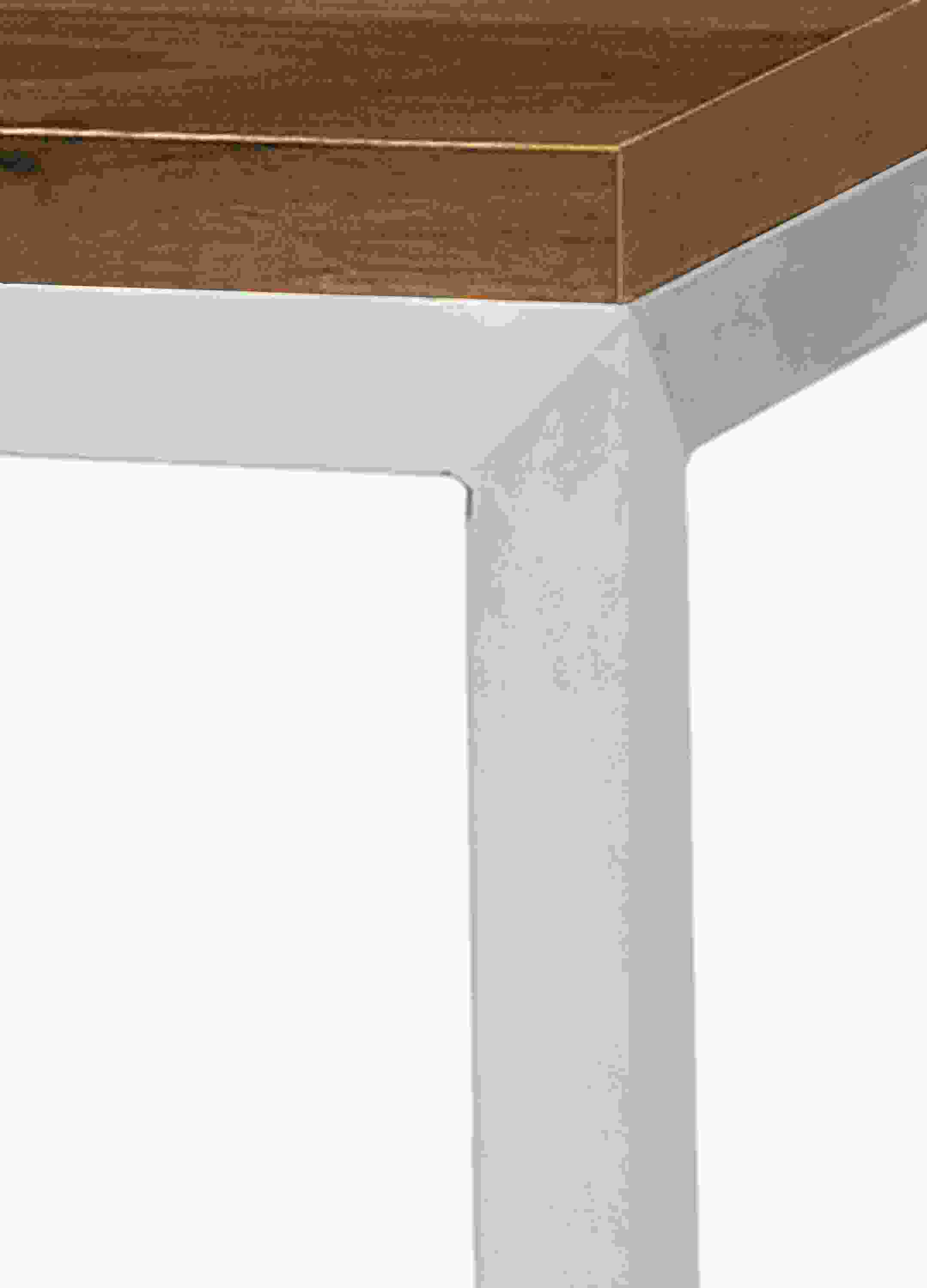 Detail of Parsons corner in Natural Steel and Glass.