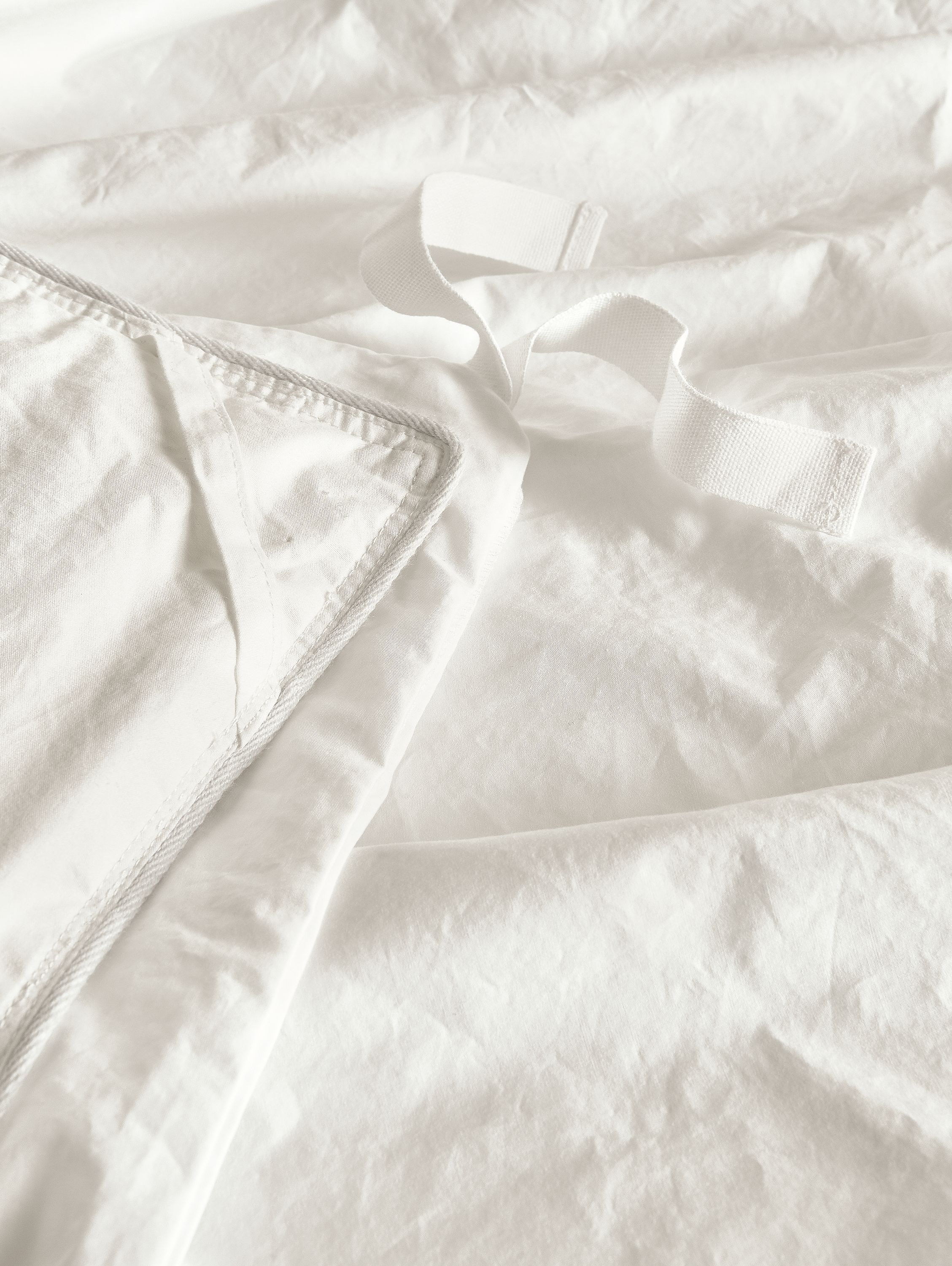 Detail view of duvet fillers.