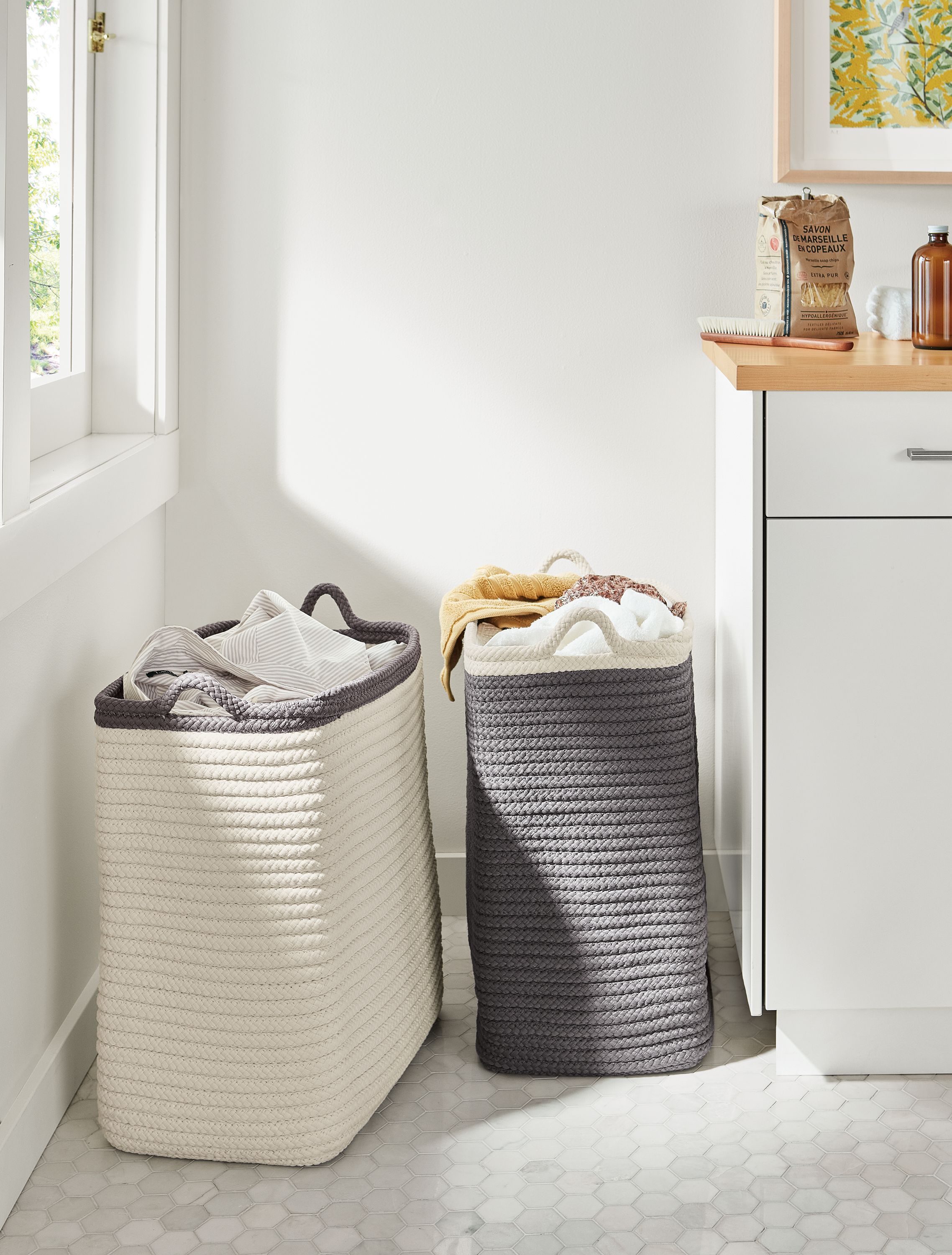 Perdu 18w 12d 22h hampers in white & grey