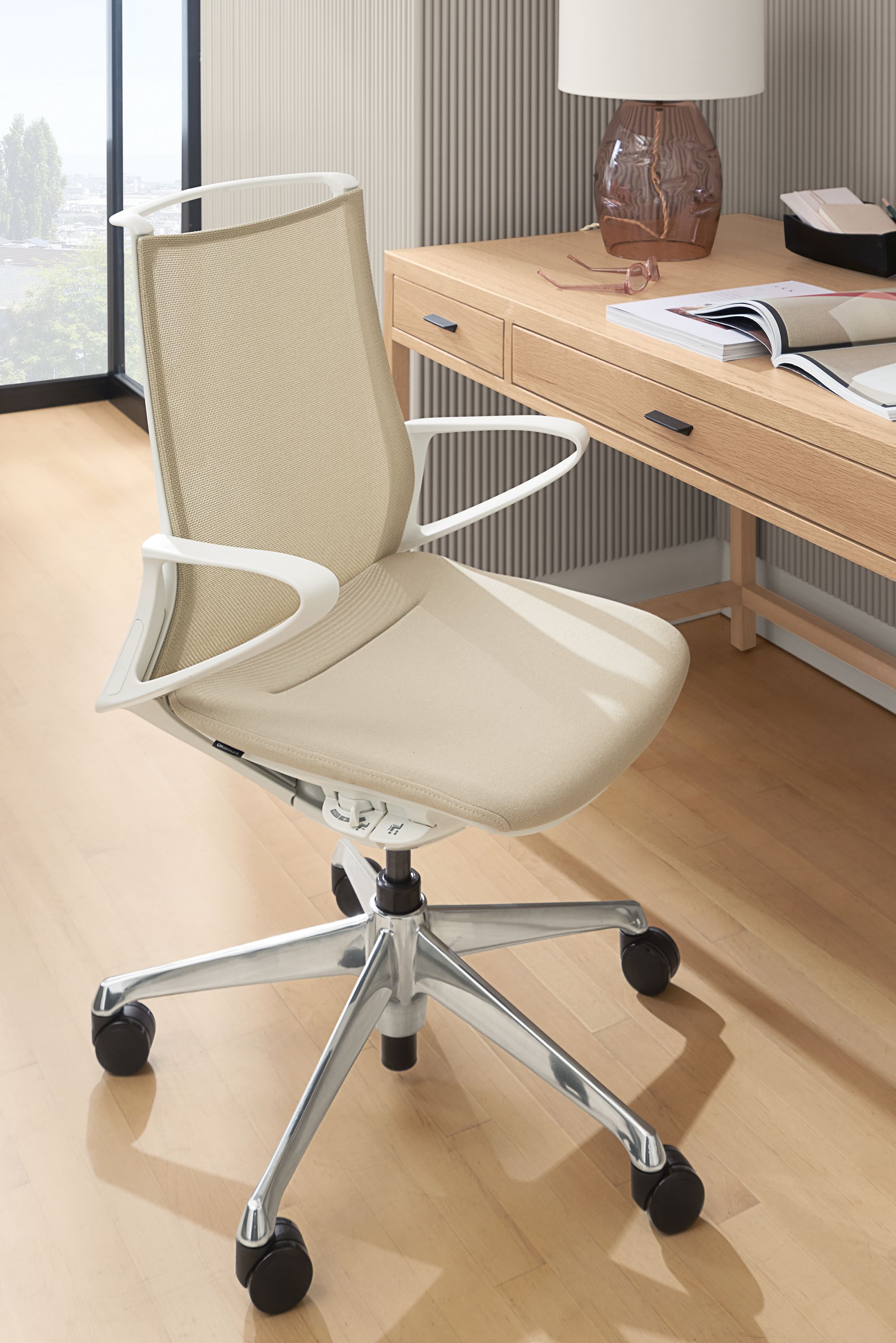 PLIMODE_OFF_CHAIR_WHITE