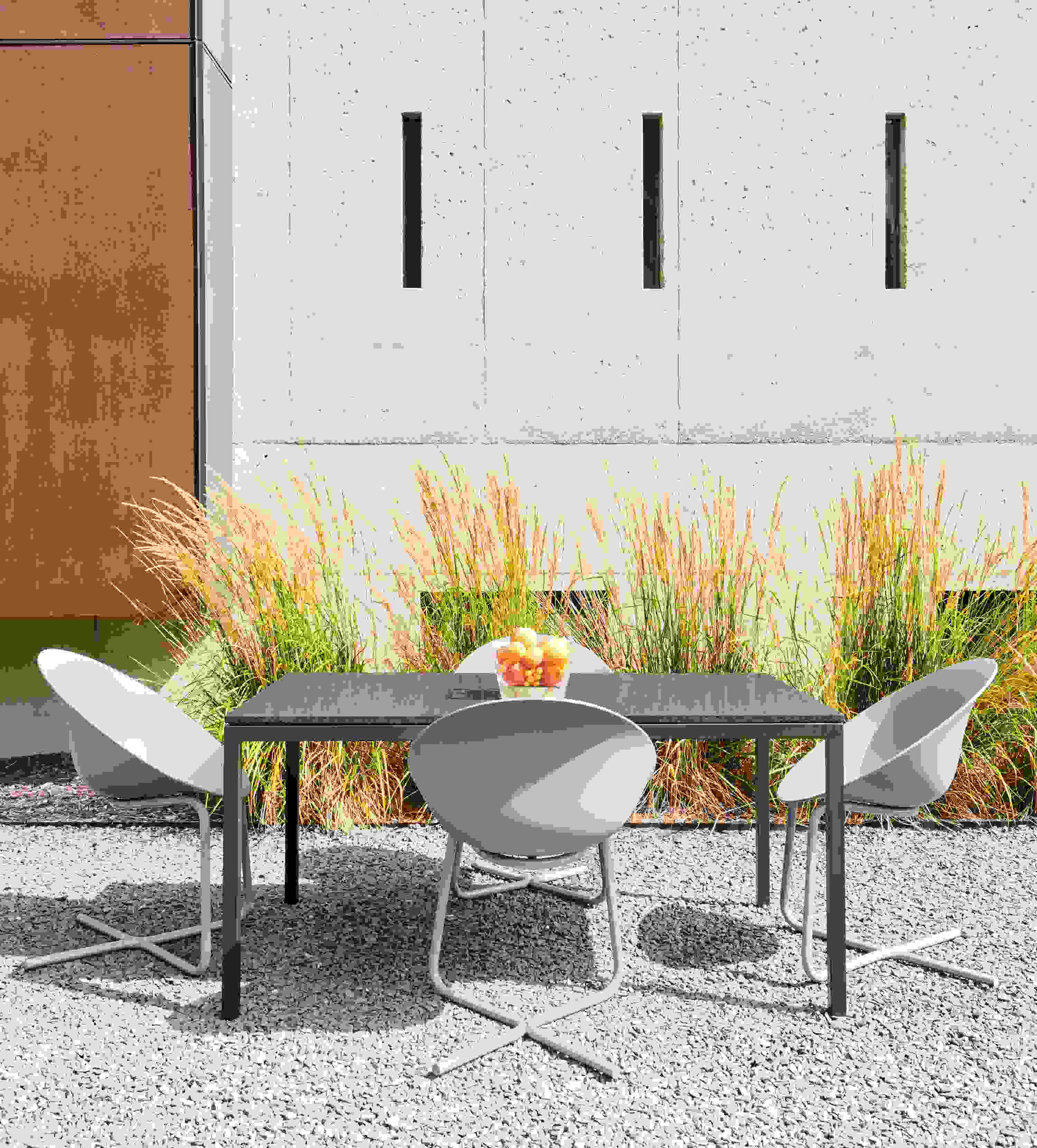 Detail of Parsons outdoor dining table in graphite.