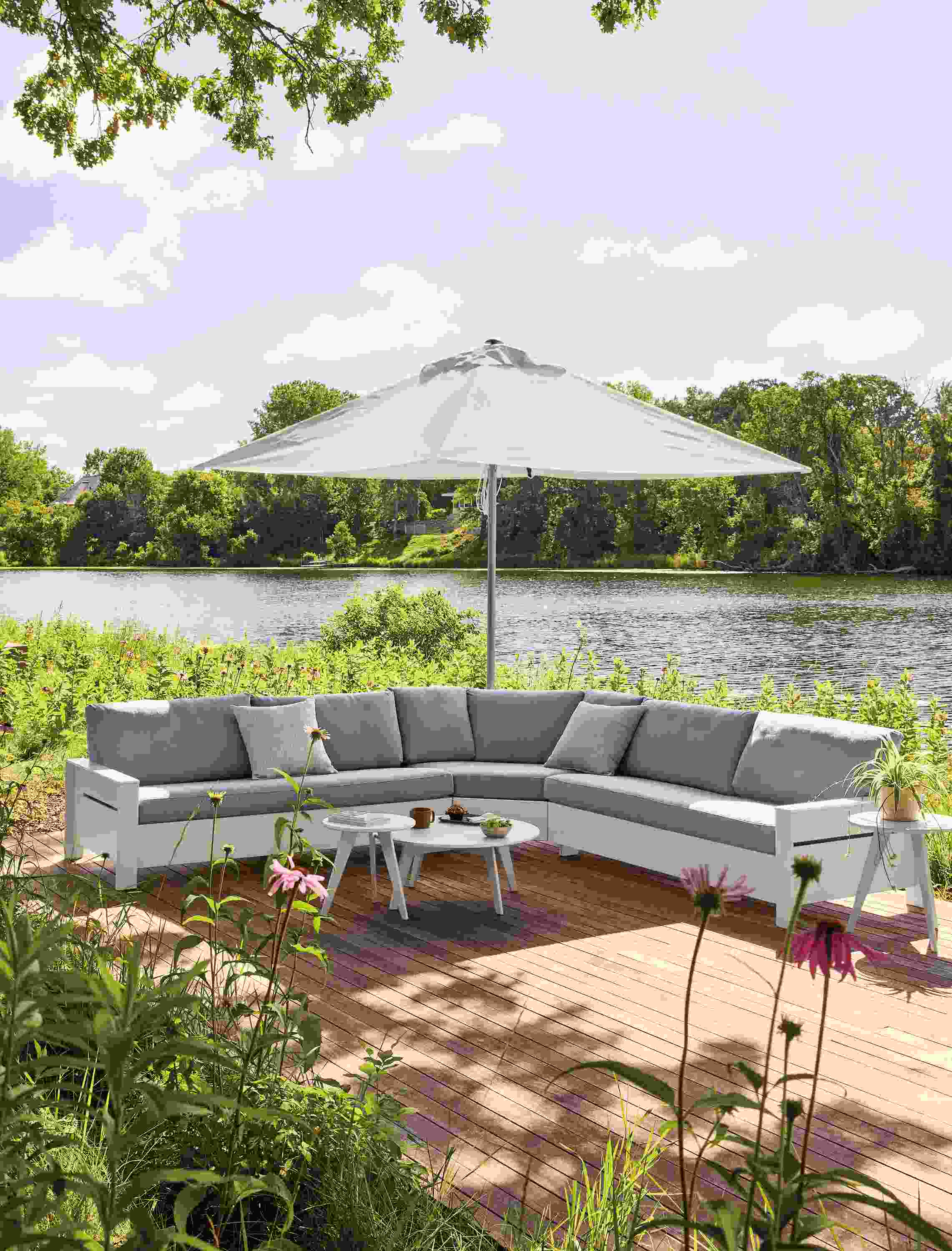 Lakeside deck with Rayo 3-piece sectional in Dusk Cadet and Fog HDPE.