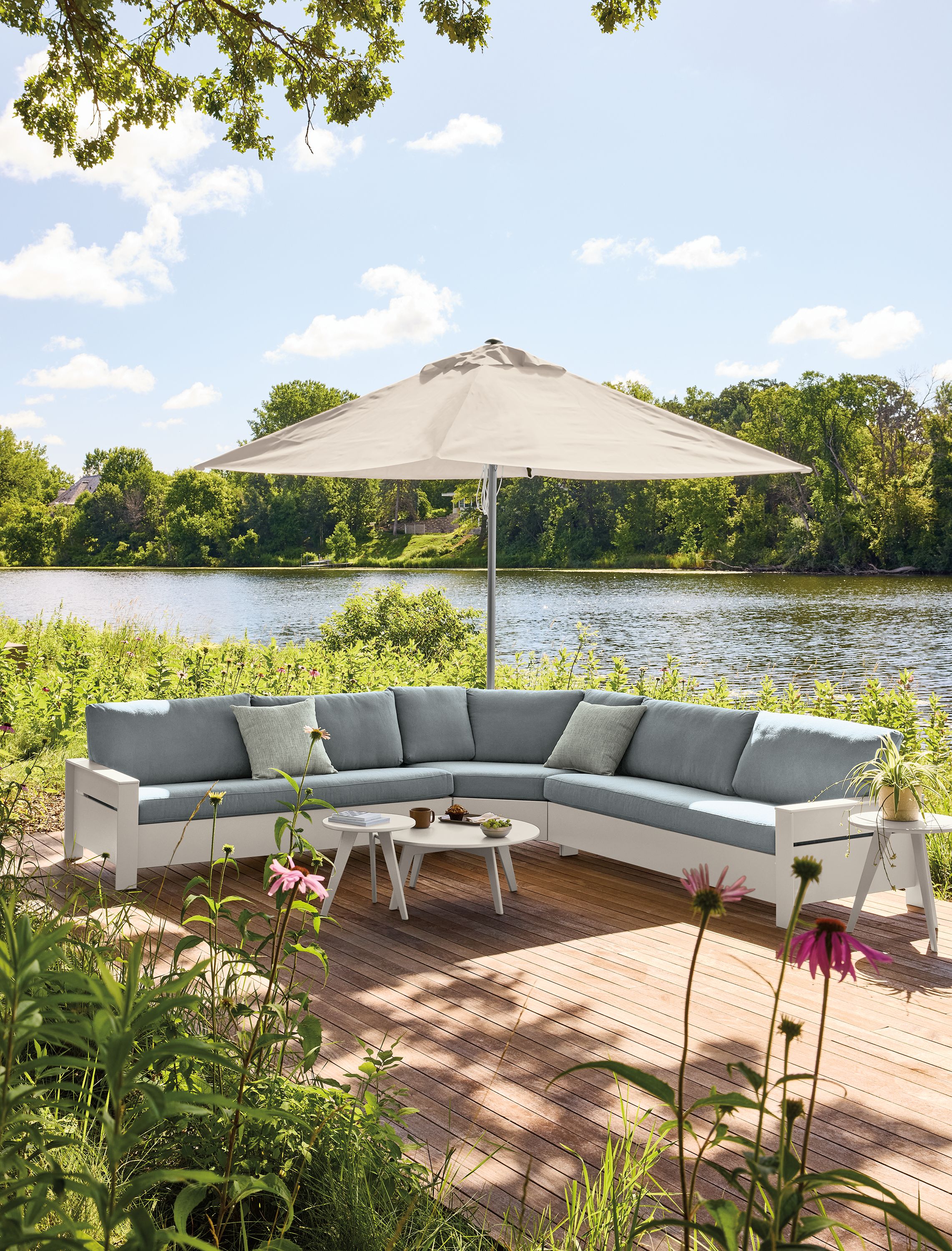 18 diam 19h & 16 diam side table in fog