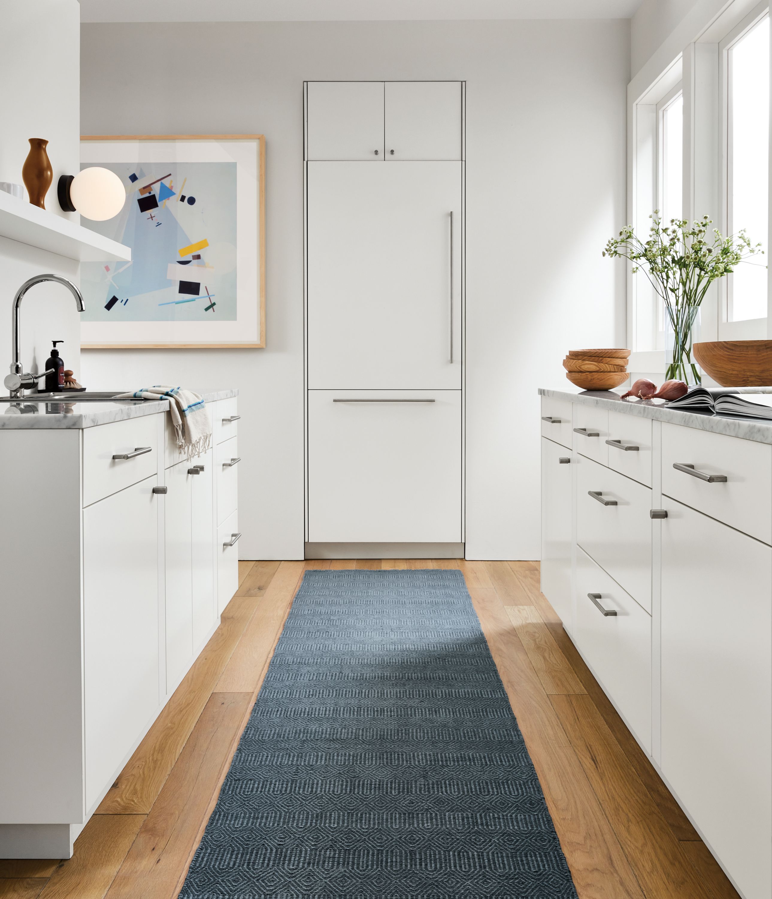 Sequence 2'6"x9' rug in blue