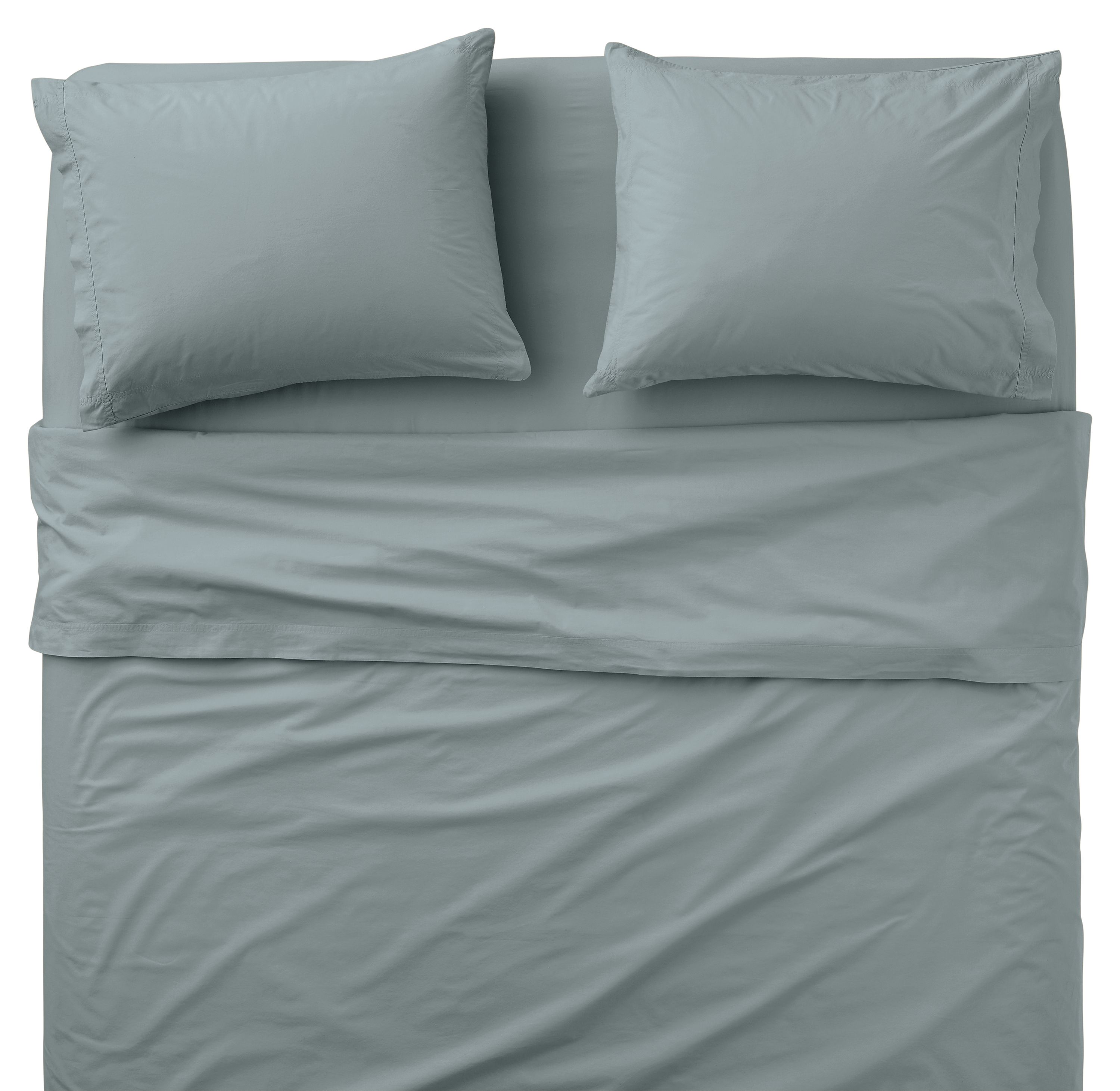 Overhead view of soft-washed percale queen sheet and pillowcases in lake on a Core queen bed.