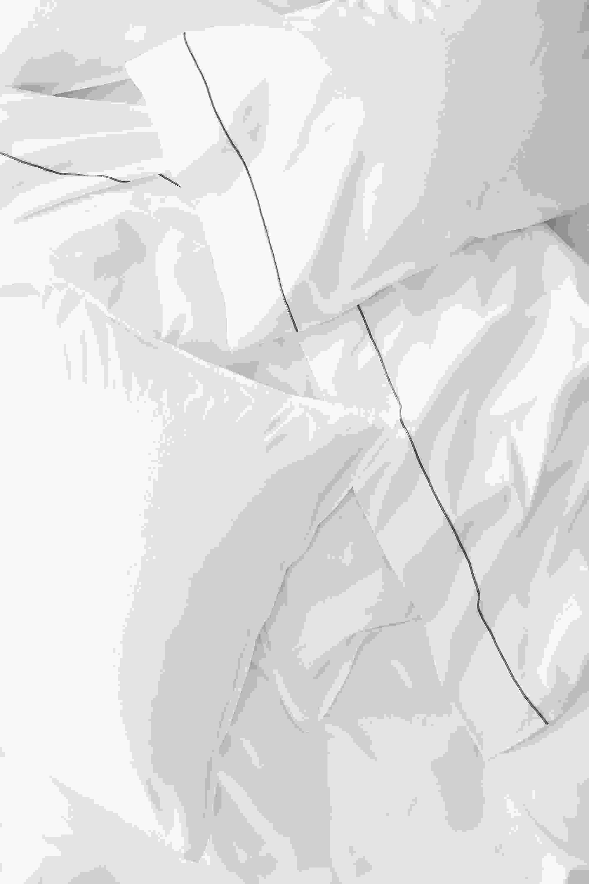 Top down detail of Sommerville Percale full/queen duvet cover in white.