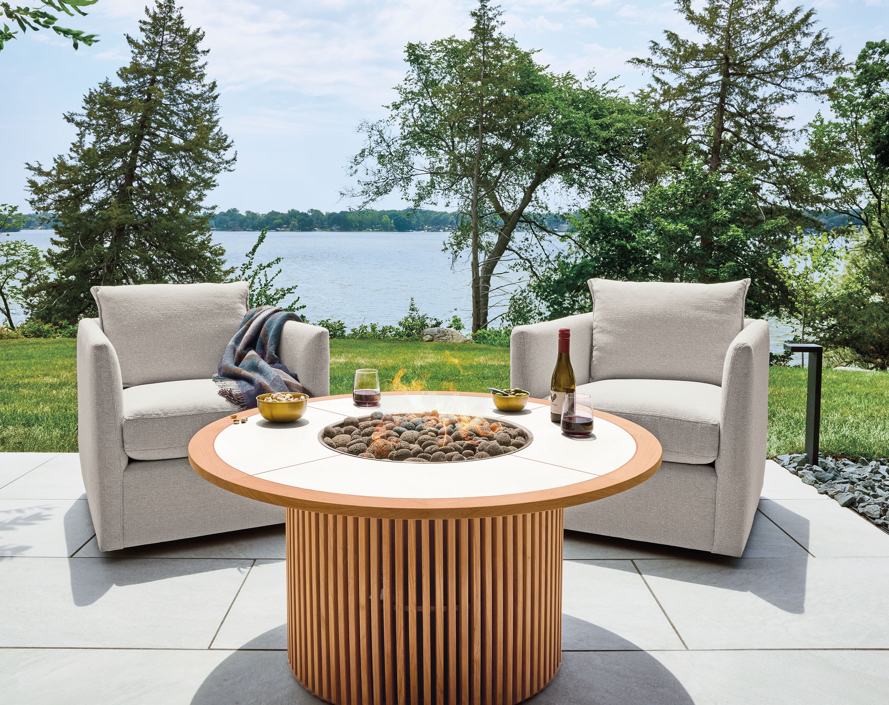 Swivel chair in Nevan grey fabric