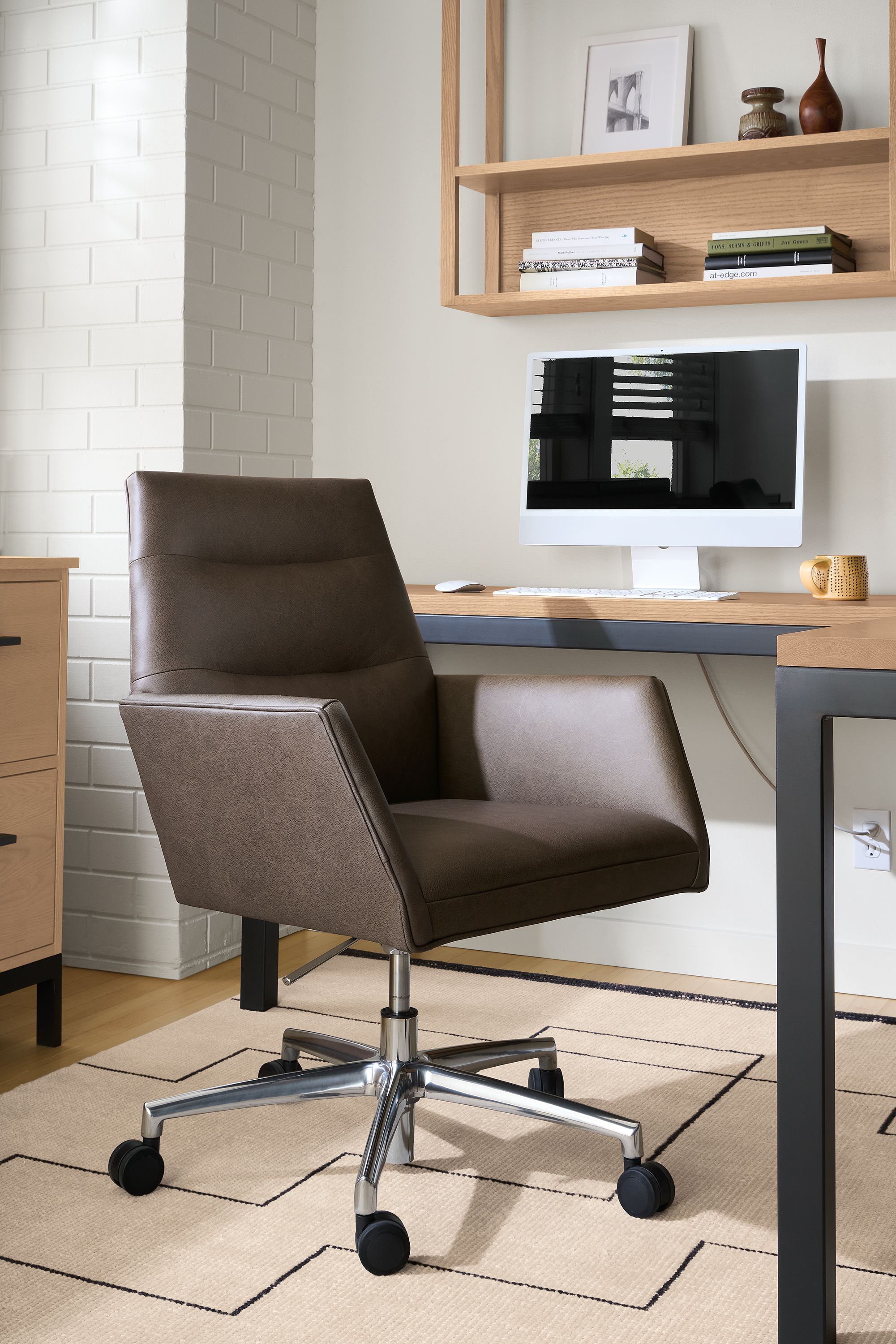 Office chair in Fiero mink leather