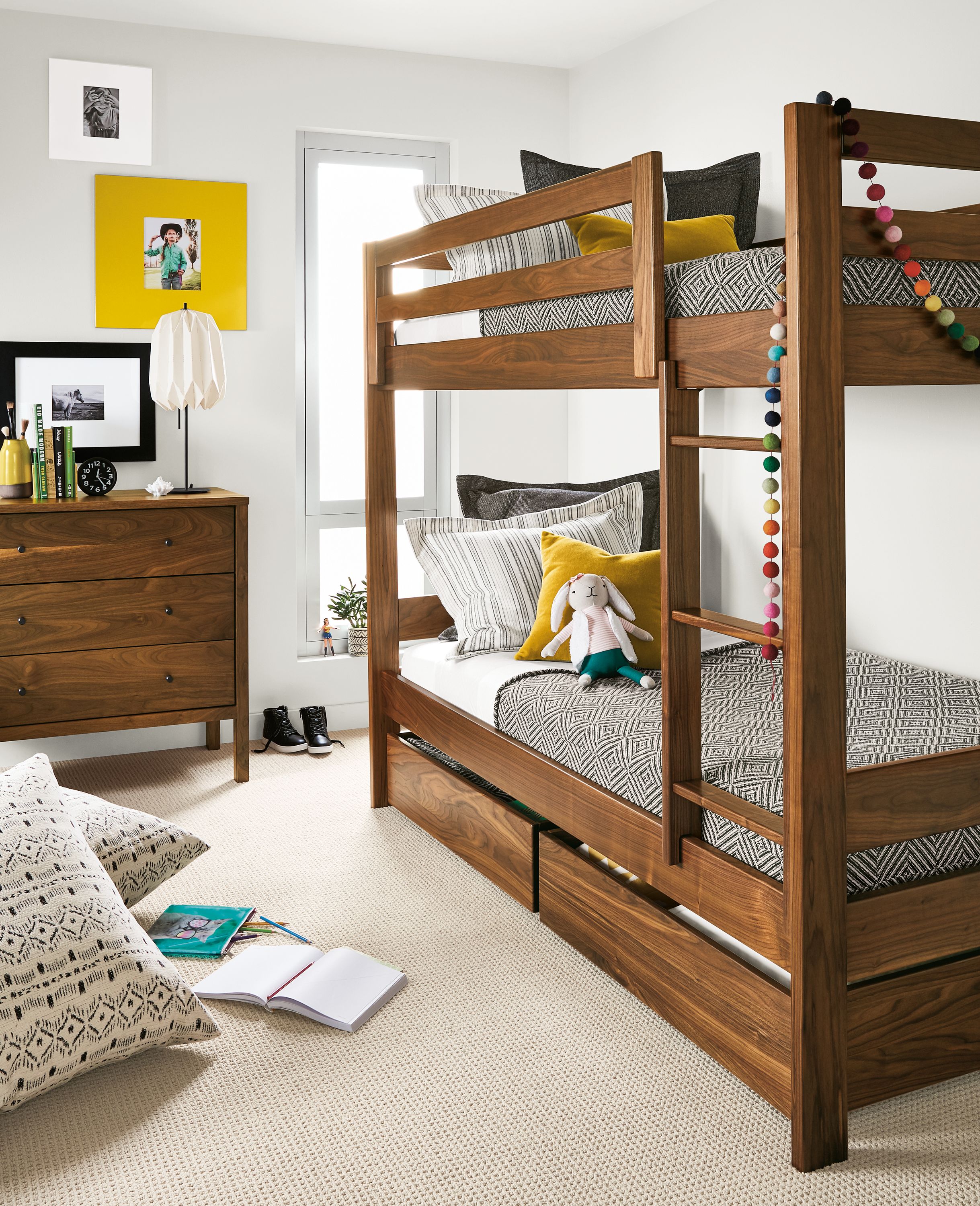 Bunk bed in walnut