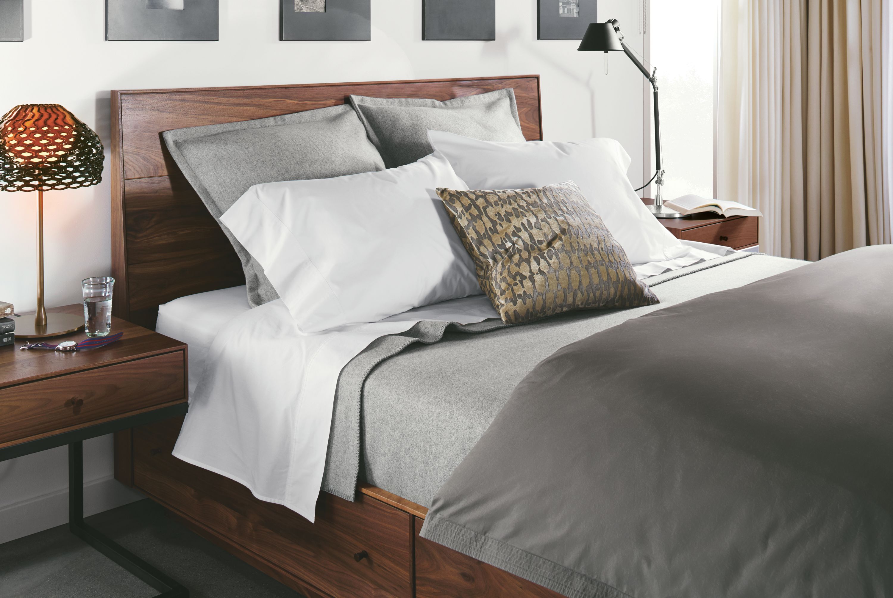 Detail of Washable wool blanket in grey.