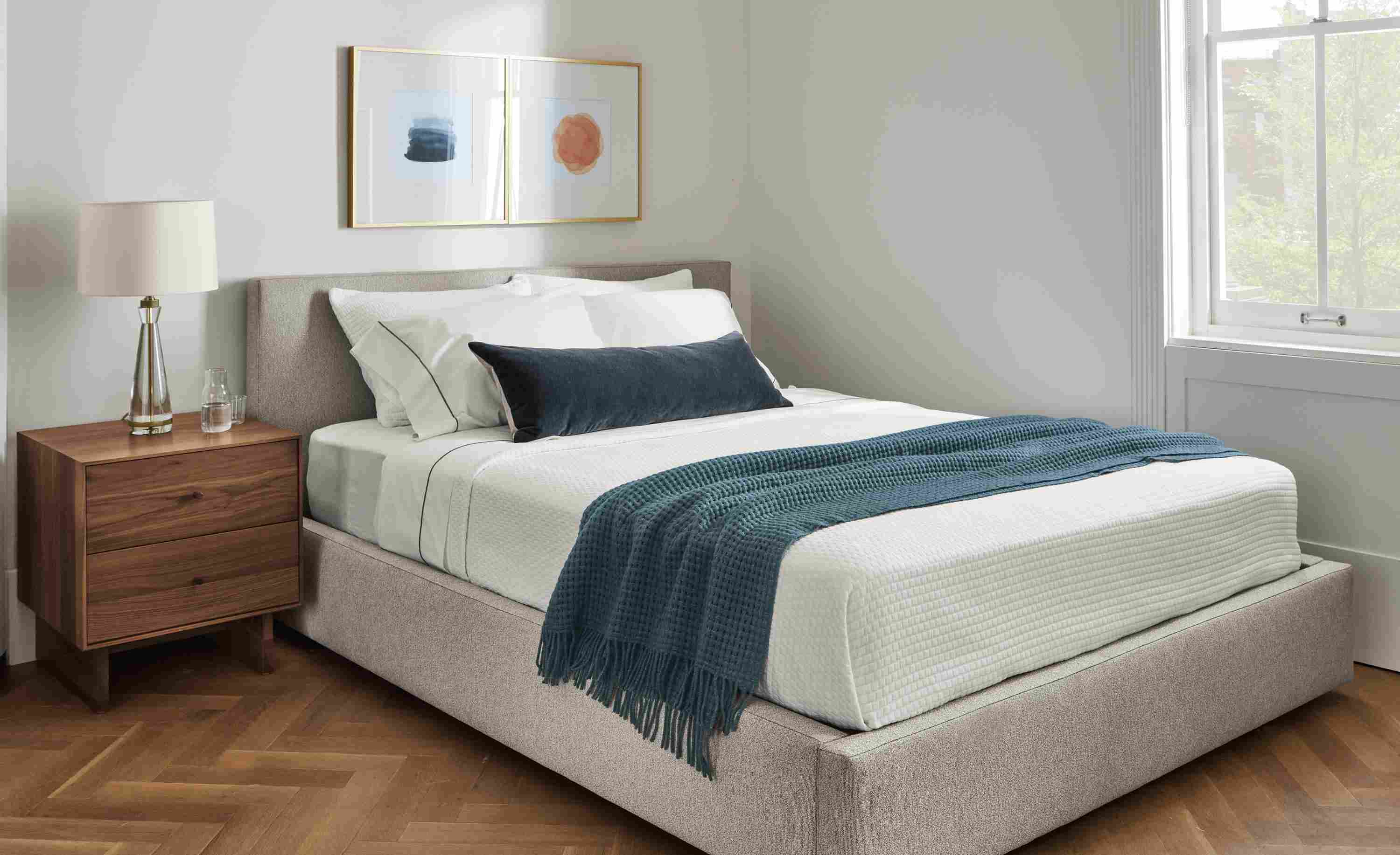 Bedroom with Wyatt queen bed in Boyer Grey with Hudson nightstand, Gatsby table lamp.