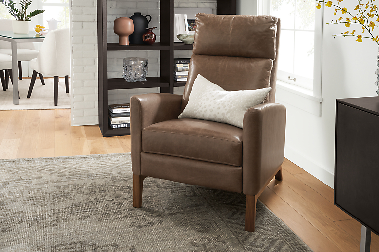 Detail of Wynton Select Recliner in Vento Pewter leather.